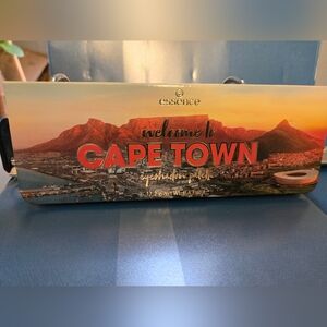 New Essence Cape Town Eyeshadow Palette. Comes In Mirrored Case.